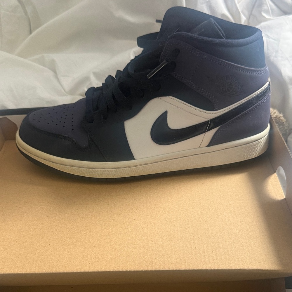 Jordan 1 Mid “Sanded Purple”